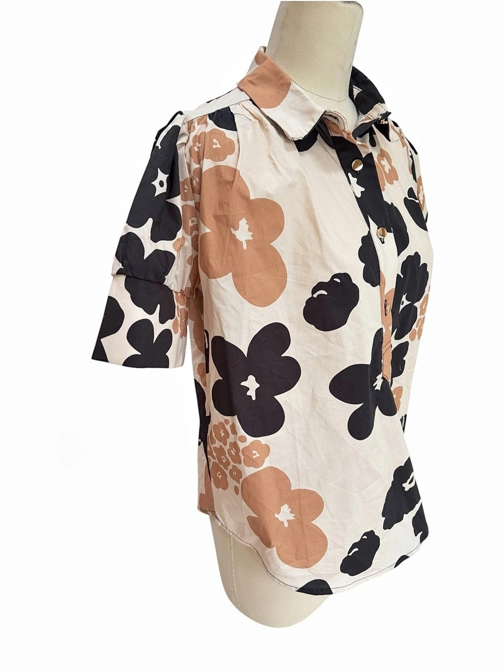 Never A Wallflower KelliFloral Cotton Popover Shirt in Cream & Black size small - Picture 4 of 6